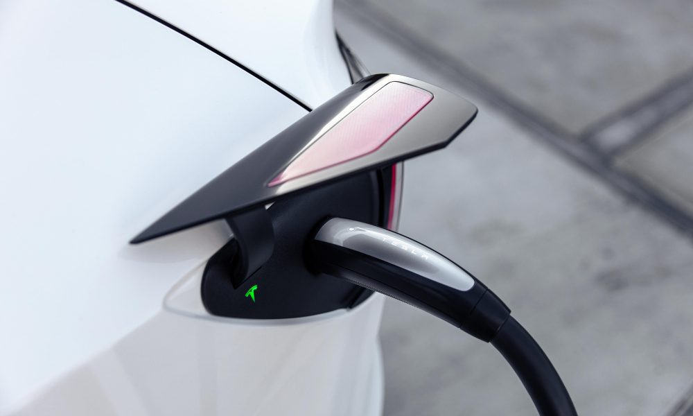 Découvrez comment Tesla révolutionne la recharge avec le MultiPass dans les stations non-Tesla !