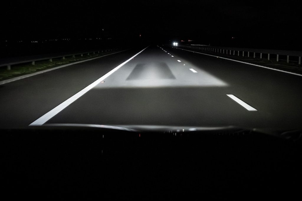 Découvrez comment l’éclairage numérique révolutionne la sécurité des véhicules Audi !