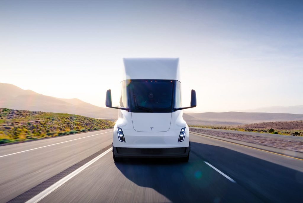 Tesla Semi : Va-t-il connaître le même échec que le Cybertruck ? Découvrez la vérité !