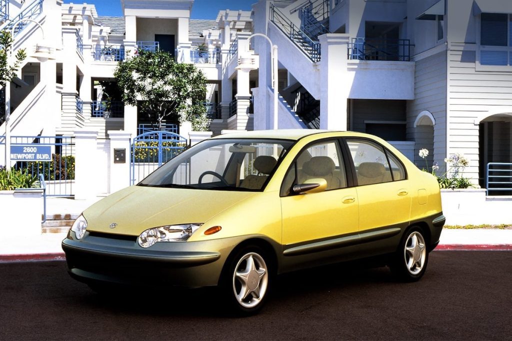 Découvrez comment Toyota a révolutionné l’automobile avec la Prius, l’inventrice de l’hybride moderne !