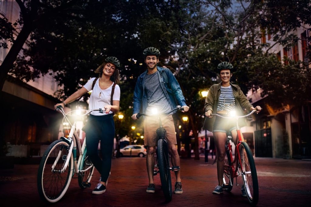 Transformez Votre Vélo avec un Éclairage LED Ultra Puissant et Écologique !