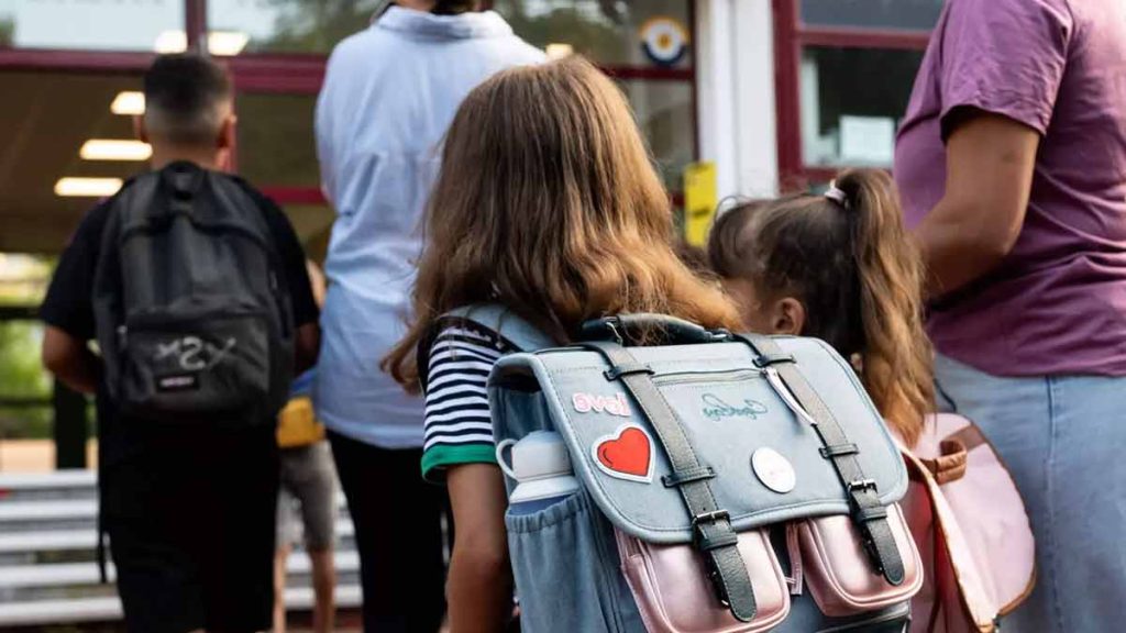 Des milliers d’élèves français en décembre : un week-end prolongé surprise à ne pas manquer !