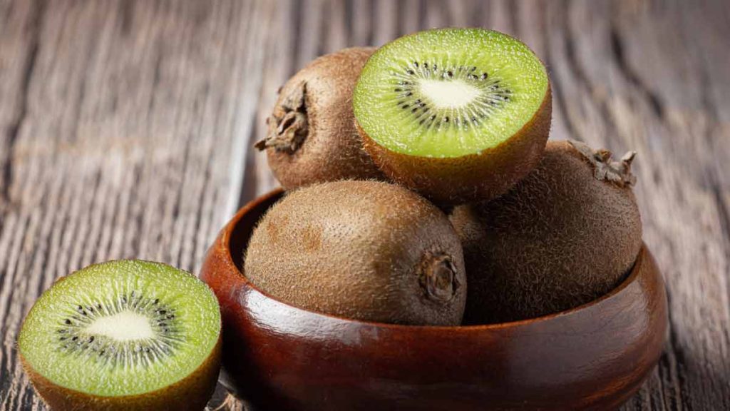 Découvrez pourquoi le kiwi est le seul fruit approuvé par l’UE et le Royaume-Uni pour booster votre transit intestinal !