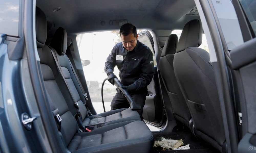 Tesla Introduces Shocking New Fee for Robotaxi Program: Découvrez ce qui va changer !