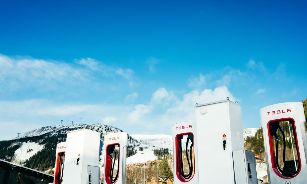 Tesla MultiPass en Europe : Accès Simplifié aux Chargeurs Non-Tesla pour Tous les Conducteurs !
